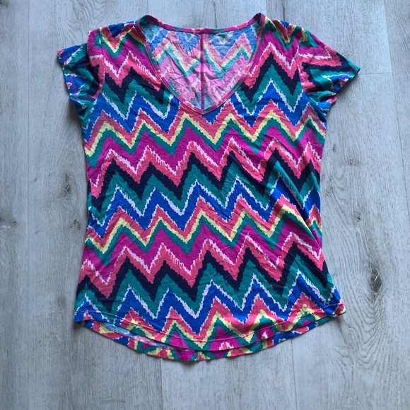 Lilly Pulitzer Tops - Lilly Pulitzer Cynthia Top Multicolor Hearts of Flutter Chevron V-Neck Tee SZ M